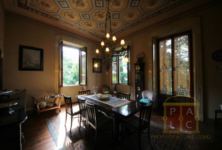 Villa Liberty in Varenna waterfront
